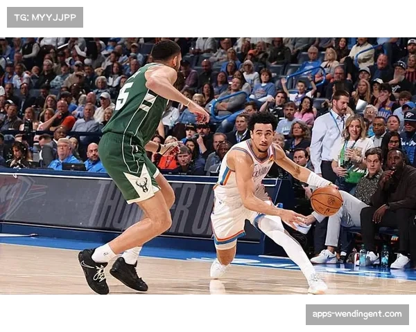 麦凯恩在雷霆真实命中率提升 无球跑动契合球队进攻哲学